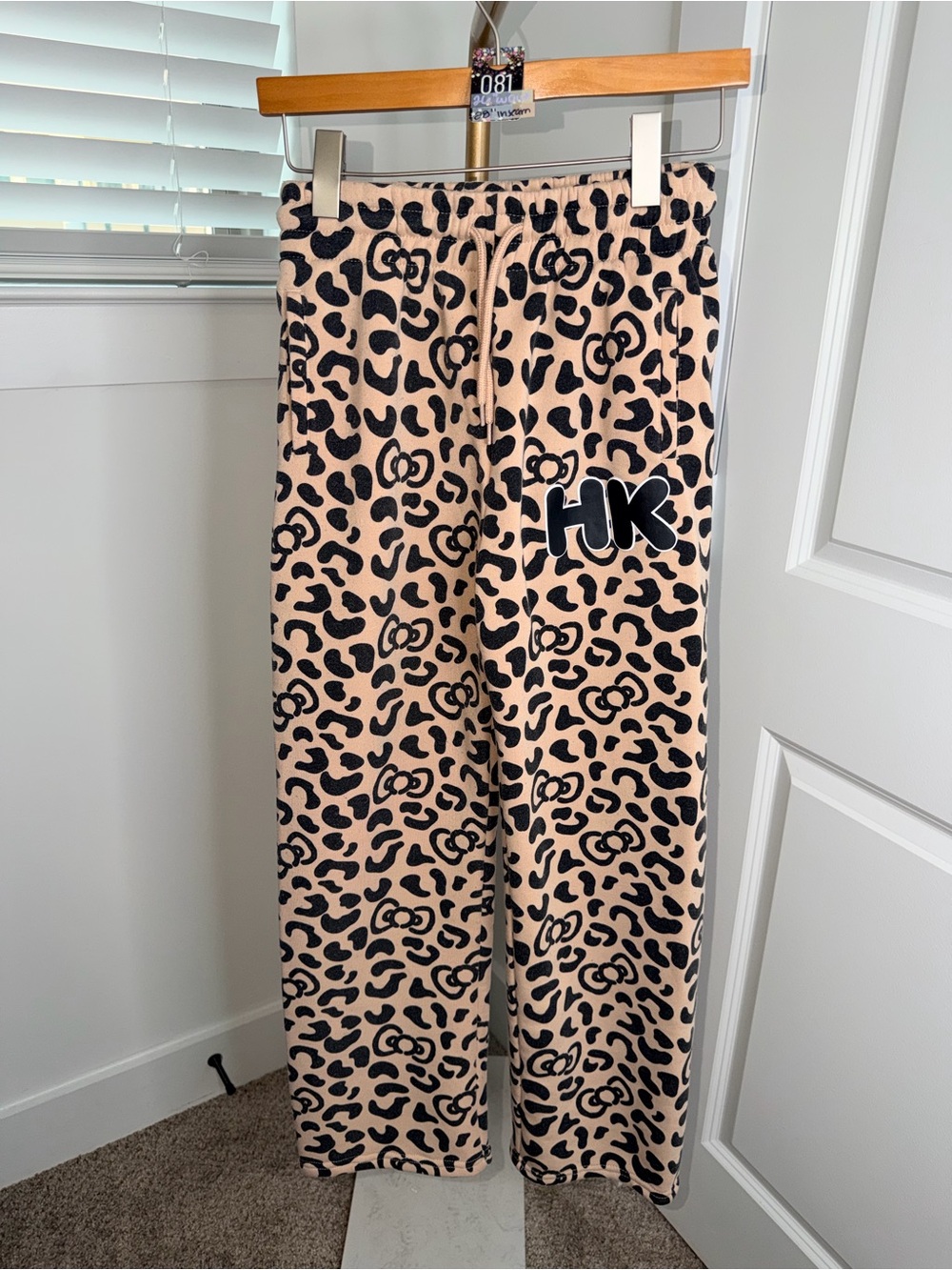 81. Hello Kitty Sanrio Leopard Print Fleece Sweat Pants Size S
